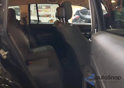 2016 Jeep Compass Sport z USA, uszkodzony, nr VIN 1C4NJDBB8GD521415